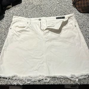 White Blank NYC skirt. Size 28!